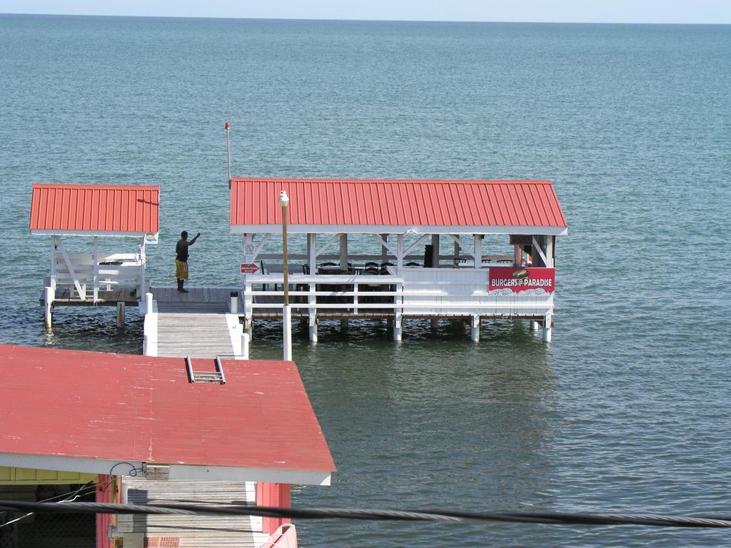 Alan'S Paradise Hotel Placencia Exteriér fotografie