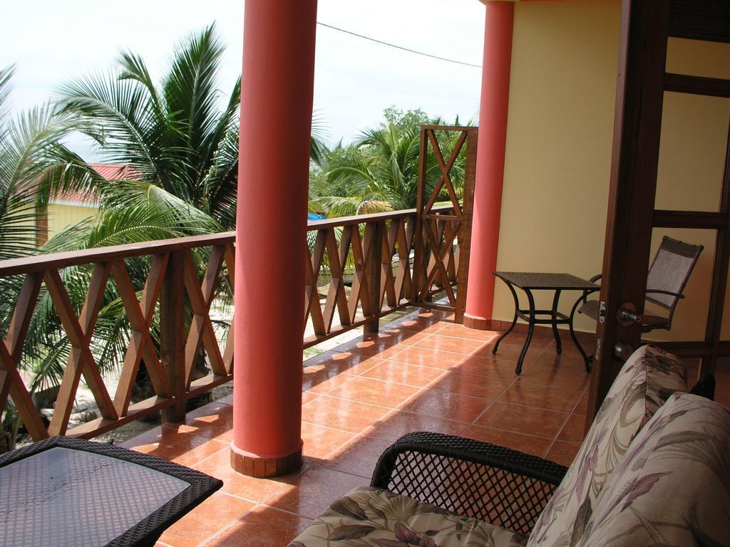 Alan'S Paradise Hotel Placencia Exteriér fotografie