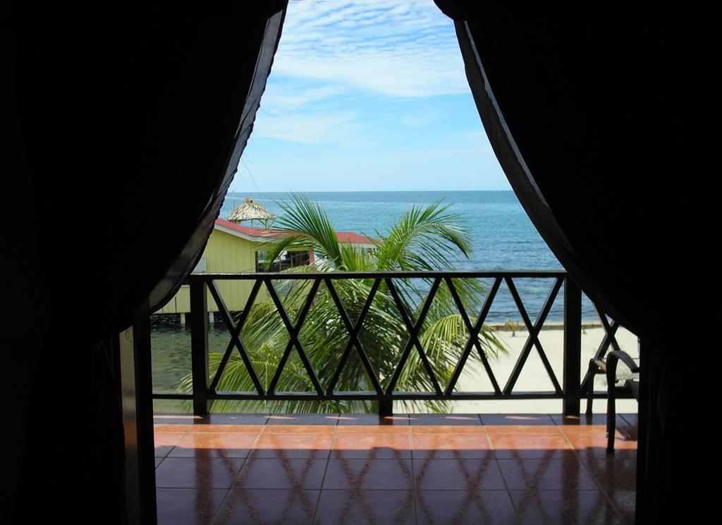 Alan'S Paradise Hotel Placencia Exteriér fotografie