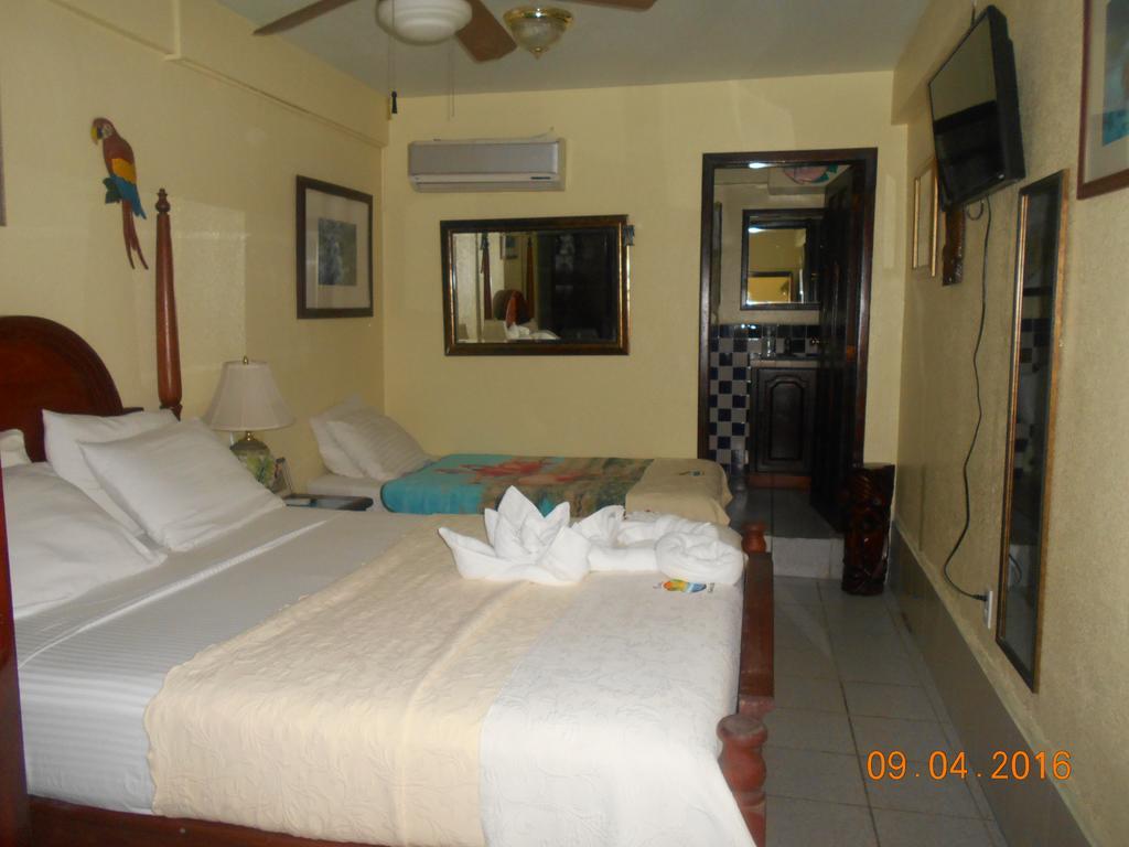Alan'S Paradise Hotel Placencia Exteriér fotografie